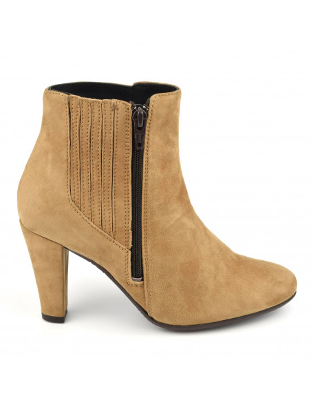 Stylish camel suede boots, woman with small feet, Vaya, Bella B