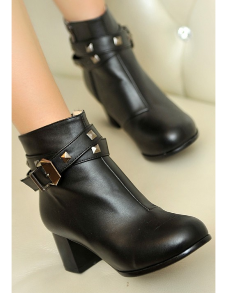 "Cyclamen" black ankle boots for women