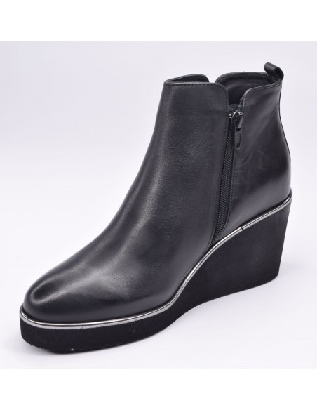 chaussure, bottines compensées, femme petites pointures, noir, vue diagonale côté intérieur