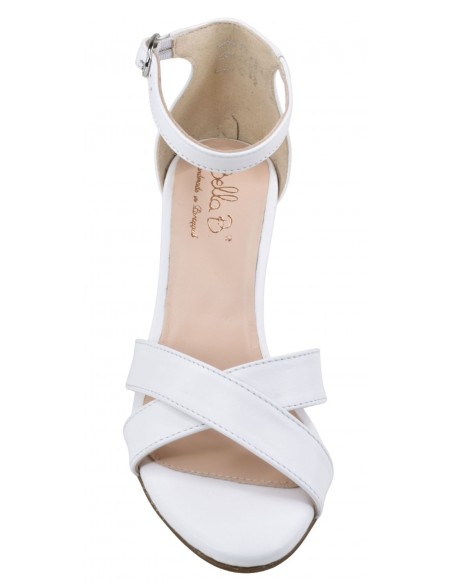 Vue dessus sandales blanches petites pointures