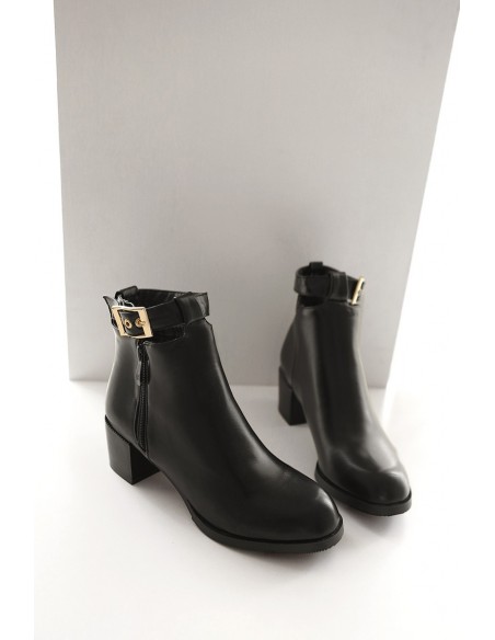 "Lilyturf" black boots