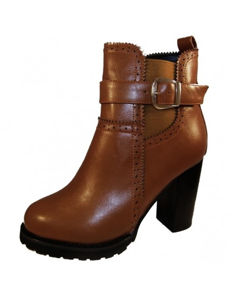 "Calla" brown boots