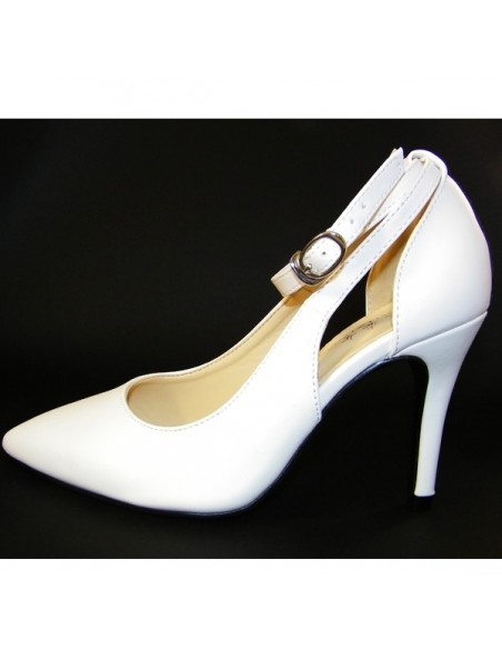 "Andromede" white pumps