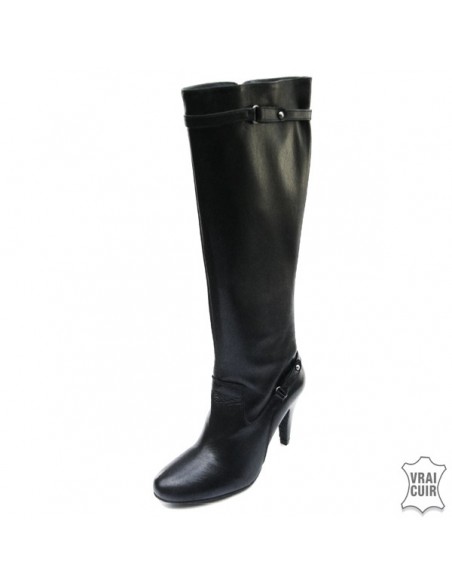 Black boots with zipper