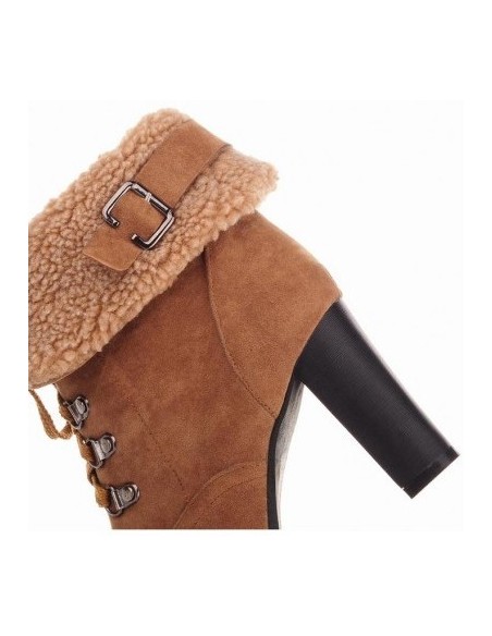 Light brown fur boots small size