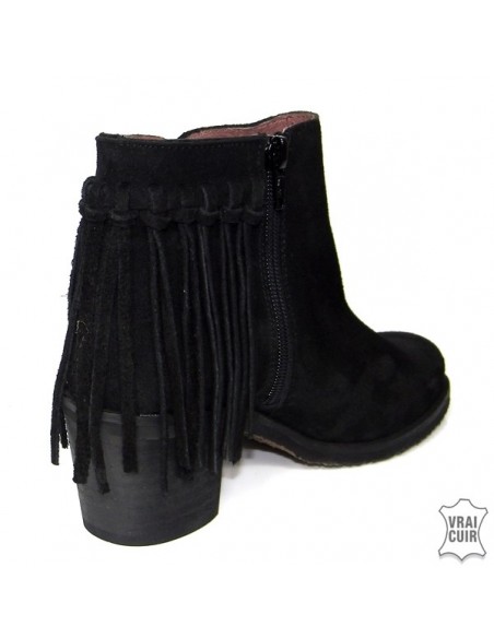 Black fringed boots