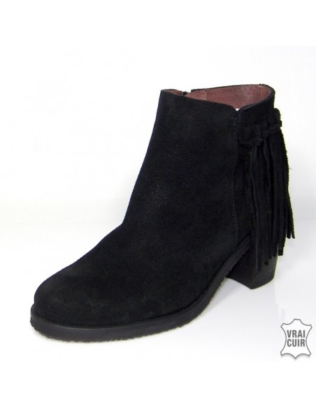 Black fringed boots