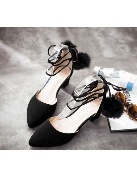 Zapatos de salón negros en terciopelo en talla pequeña para mujer.