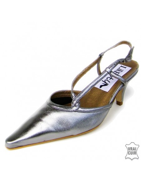 Women&#39;s pointy silver pumps size 34