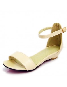 Women&#39;s small heel sandals