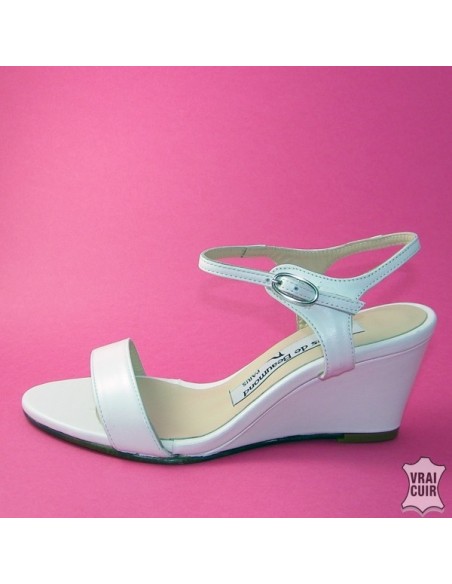 White wedge heeled sandals small size women yves de beaumond