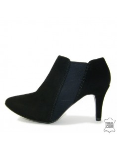 Women&#39;s black low boots