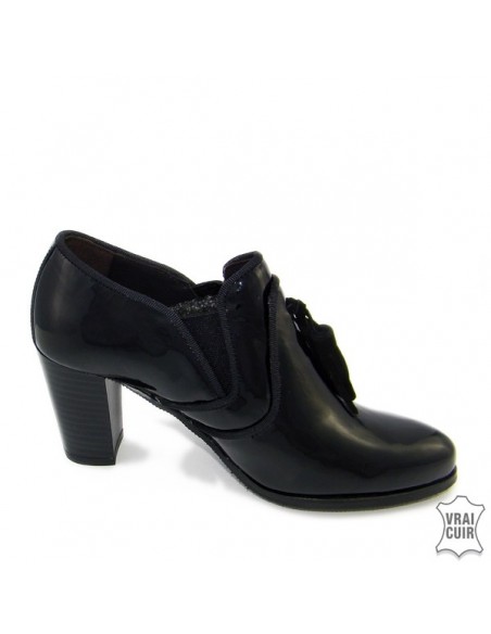 Black patent derby shoes with heels "7751" in women&#39;s small sizes