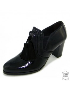 נעלי דרבי פטנט שחורות עם עקבים "7751" במידות קטנות של נשים