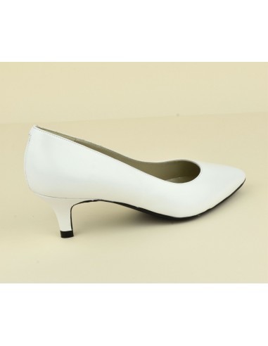 White store small heels