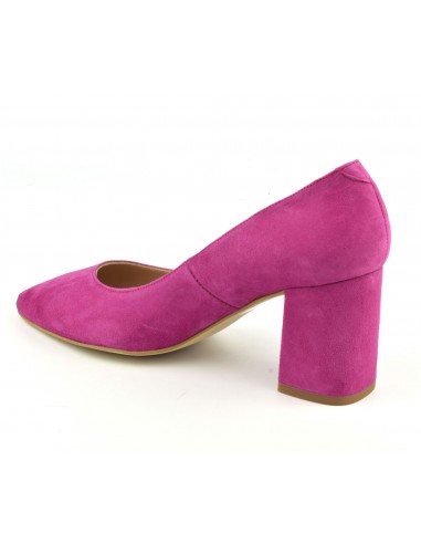 fuschia pink pumps