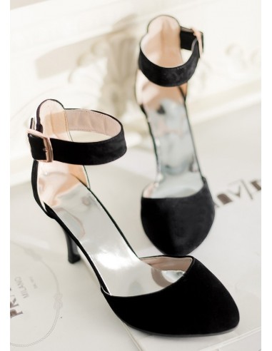 Black "Daphne" pumps, small size Black "Daphne" pumps, small size