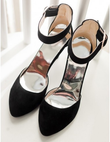 Black "Daphne" pumps, small size Black "Daphne" pumps, small size