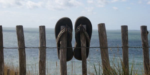 Sandales et tongs : les chaussures de l’été, mais pas pour toutes les activités